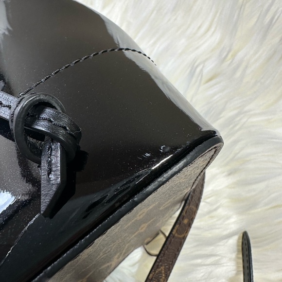 Louis Vuitton Hot Springs Backpack - Picture 3 of 9